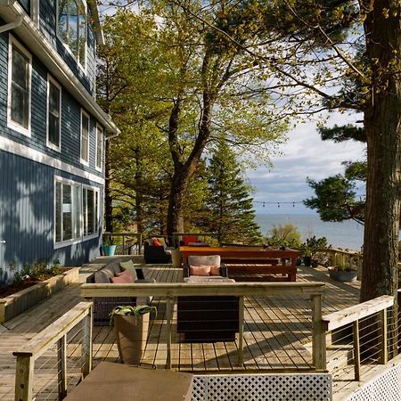Looking Glass Beachfront Inn Grand Haven Esterno foto
