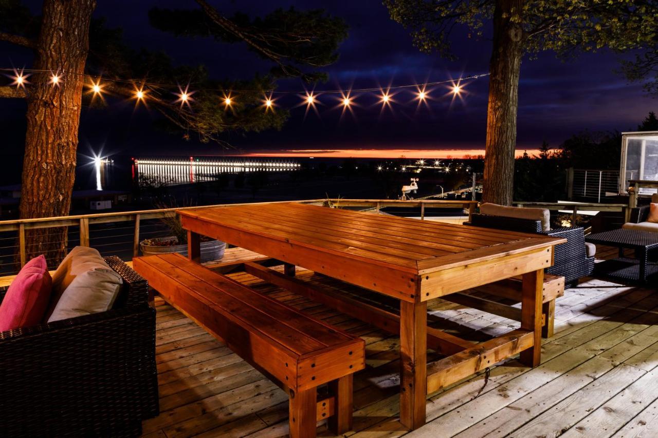 Looking Glass Beachfront Inn Grand Haven Esterno foto