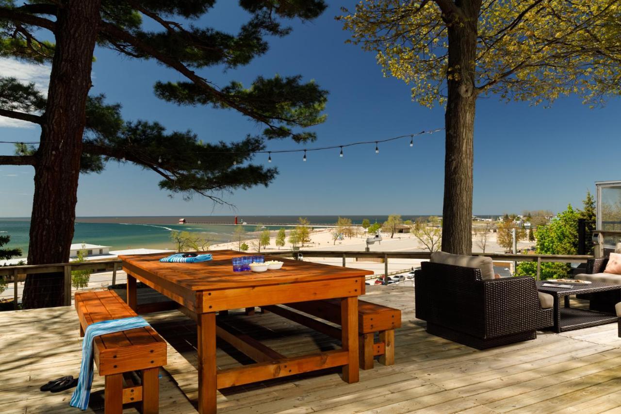 Looking Glass Beachfront Inn Grand Haven Esterno foto