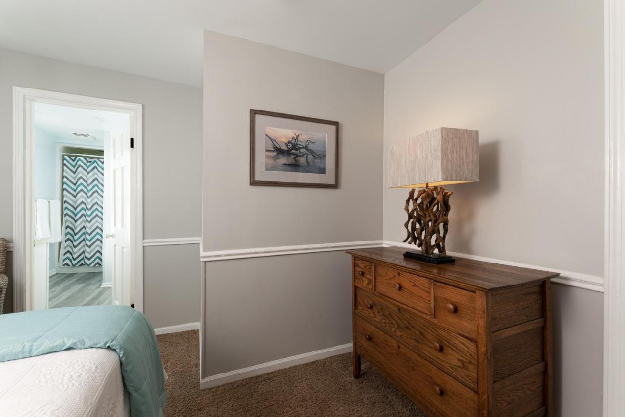 Looking Glass Beachfront Inn Grand Haven Esterno foto
