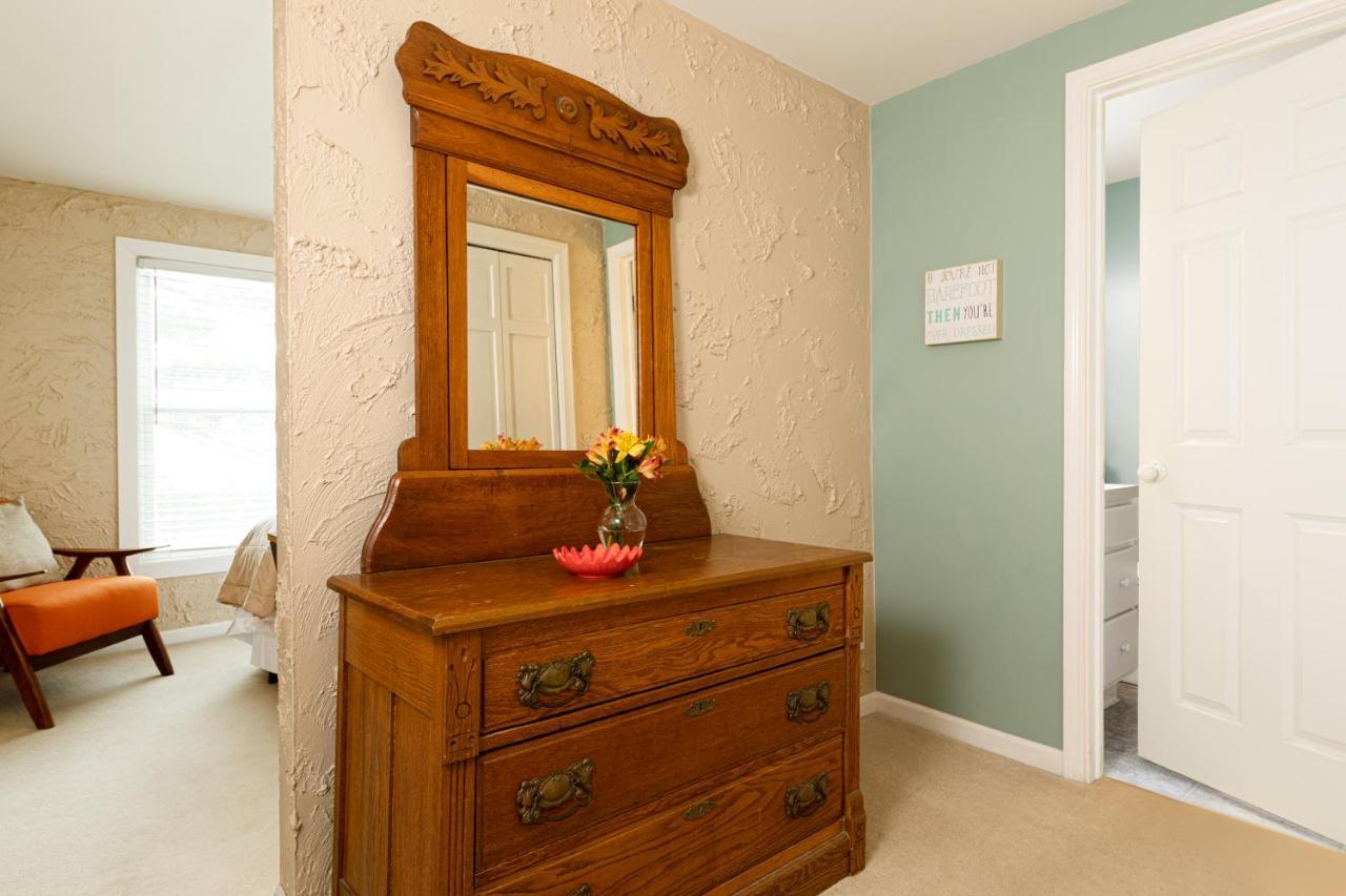 Looking Glass Beachfront Inn Grand Haven Esterno foto